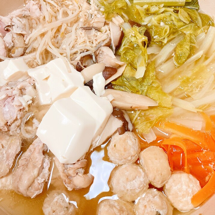 ♥　野菜たっぷり！　鶏＆豚肉入り鍋　♥